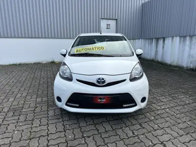Toyota Aygo 2012 - 8290 EUR, 121000 km - AUTO.MOTO.pt - 121000km - foto 3 de 16
