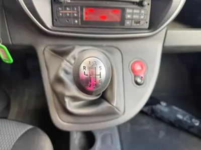 Renault KANGOO EXPRESS 1.5 DCI BUSINESS 3 L S/S 2020 - 8900 EUR, 225859 km - AUTO.MOTO.pt - 225859km - foto 7 de 13