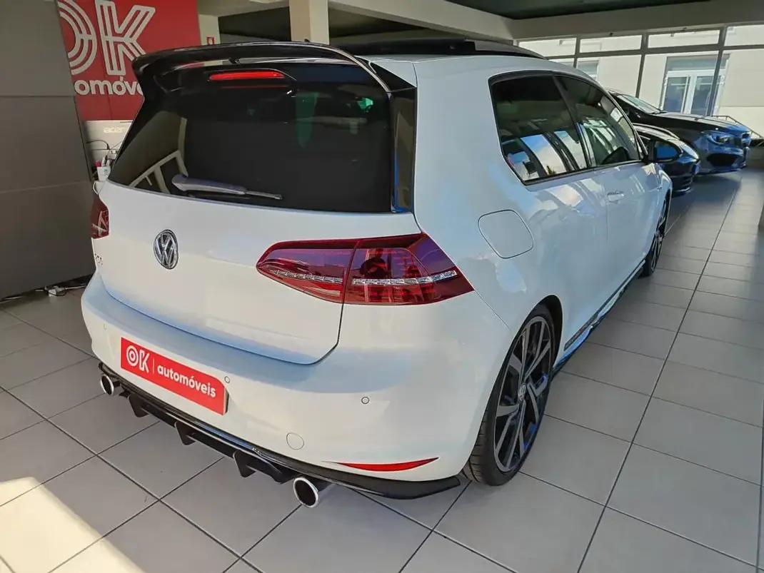 Volkswagen Golf 2017 - 30750 EUR, 76500 km - AUTO.MOTO.pt - 76500km - foto 11 de 35