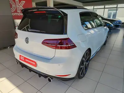 Volkswagen Golf 2017 - 30750 EUR, 76500 km - AUTO.MOTO.pt - 76500km - foto 11 de 35