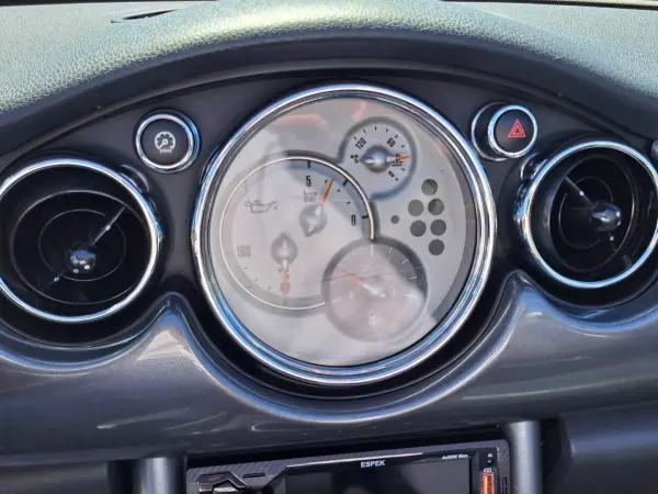 MINI 2005 - 6500 EUR, 141860 km - AUTO.MOTO.pt - 141860km - foto 30 de 45