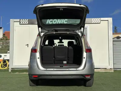 Renault Grand Scénic 2015 - 7990 EUR, 242000 km - AUTO.MOTO.pt - 242000km - foto 7 de 42