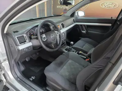 Opel Vectra 2004 - 4750 EUR, 310000 km - AUTO.MOTO.pt - 310000km - foto 2 de 16