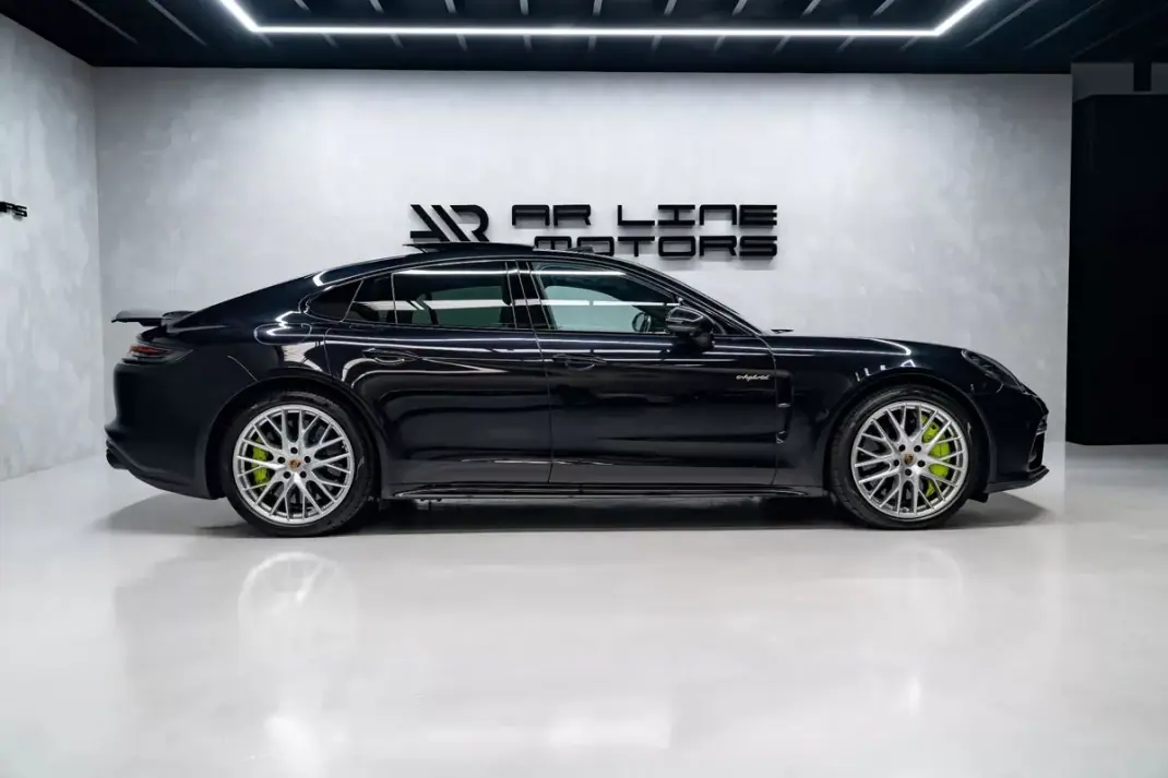 Porsche Panamera 2017 - 91950 EUR, 67458 km - AUTO.MOTO.pt - 67458km - foto 9 de 60