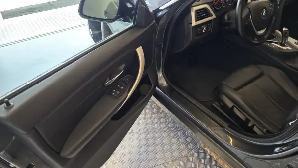 BMW 418 Gran Coupé 2018 - 20900 EUR, 157385 km - AUTO.MOTO.pt - 157385km - foto 32 de 53