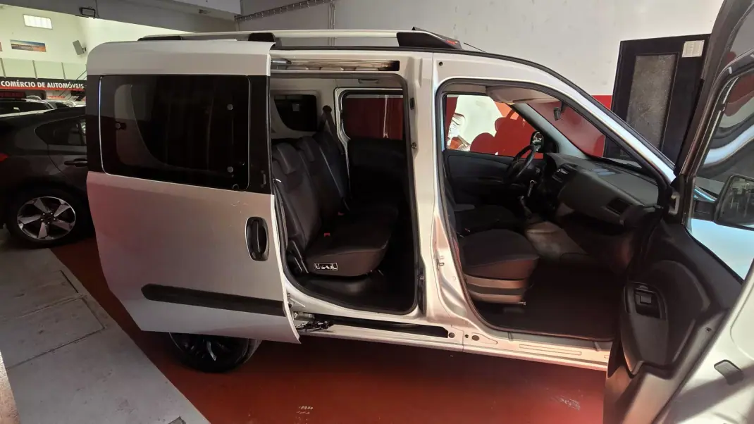 Fiat Doblo 2013 - 7750 EUR, 220583 km - AUTO.MOTO.pt - 220583km - foto 30 de 33