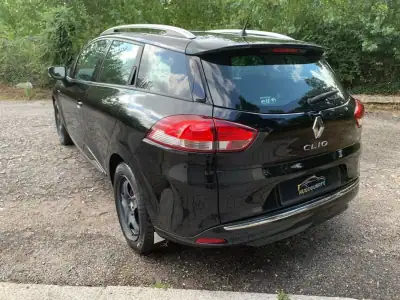 Renault Clio Sport Tourer 2019 - 13999 EUR, 127245 km - AUTO.MOTO.pt - 127245km - foto 4 de 53