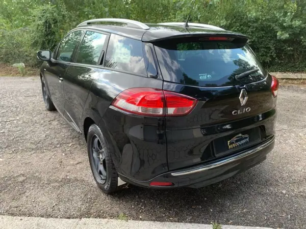 Renault Clio Sport Tourer 2019 - 13999 EUR, 127245 km - AUTO.MOTO.pt - 127245km - foto 4 de 53