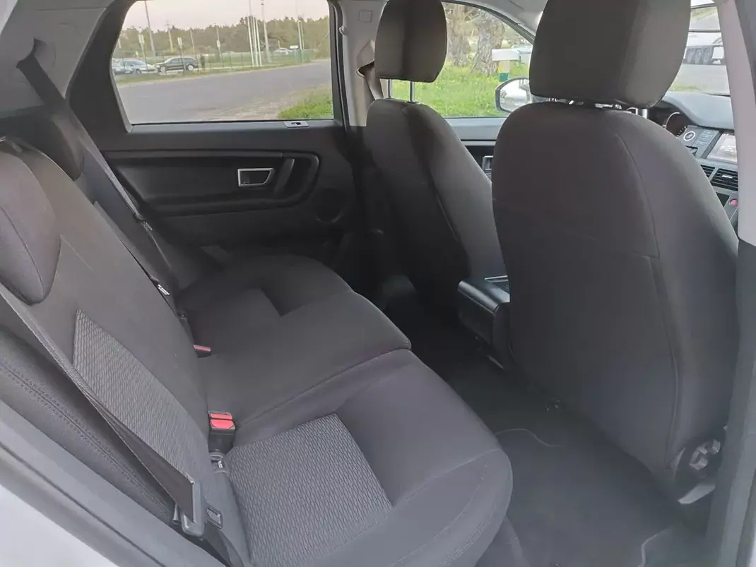 Land Rover Discovery Sport 2017 - 17490 EUR, 112912 km - AUTO.MOTO.pt - 112912km - foto 18 de 26
