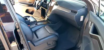 Tesla Model X 2019 - 59990 EUR, 179000 km - AUTO.MOTO.pt - 179000km - foto 15 de 61