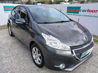 Peugeot 208 2015 - 7450 EUR, 116512 km - AUTO.MOTO.pt - 116512km - foto 5 de 23