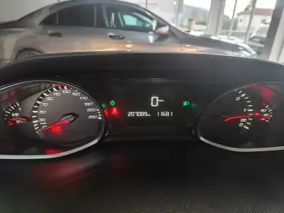 Peugeot 308 2014 - 9350 EUR, 207000 km - AUTO.MOTO.pt - 207000km - foto 29 de 34