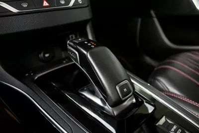 Peugeot 308 2020 - 17990 EUR, 142466 km - AUTO.MOTO.pt - 142466km - foto 20 de 45