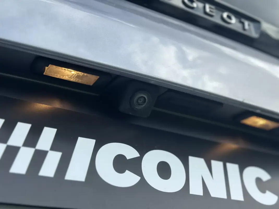 Peugeot 3008 2019 - 15990 EUR, 97900 km - AUTO.MOTO.pt - 97900km - foto 6 de 31