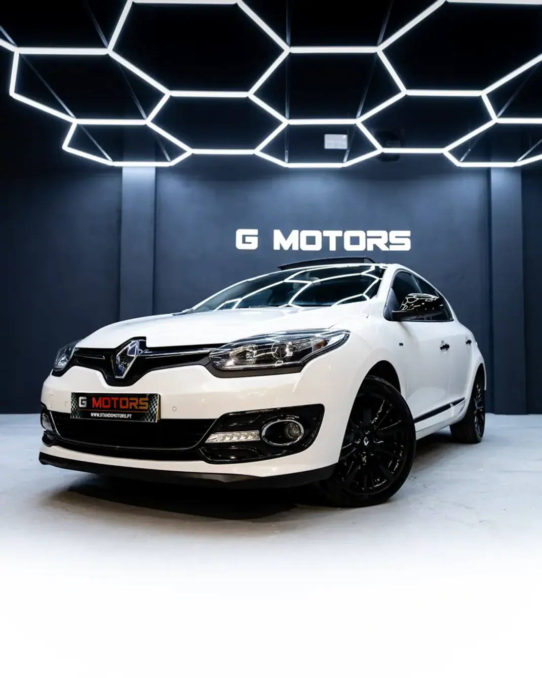 Renault Mégane 2014 - 9500 EUR, 220000 km - AUTO.MOTO.pt - 220000km - foto 1 de 28