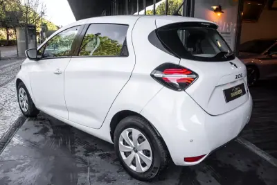 Renault Zoe 2020 - 12900 EUR, 44743 km - AUTO.MOTO.pt - 44743km - foto 3 de 38
