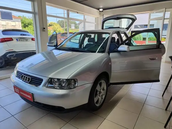 Audi A3 2002 - 5250 EUR, 330000 km - AUTO.MOTO.pt - 330000km - foto 22 de 32