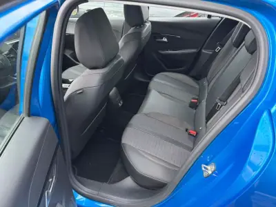 Peugeot 208 2021 - 12890 EUR, 75350 km - 75350km - foto 8 de 10