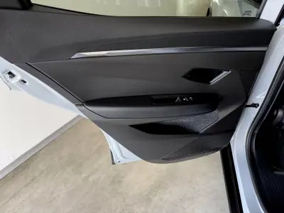 Renault Mégane E-Tech 2022 - 24999 EUR, 27000 km - AUTO.MOTO.pt - 27000km - foto 62 de 116