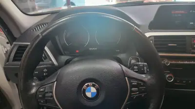BMW 118 2018 - 22490 EUR, 92000 km - AUTO.MOTO.pt - 92000km - foto 17 de 28