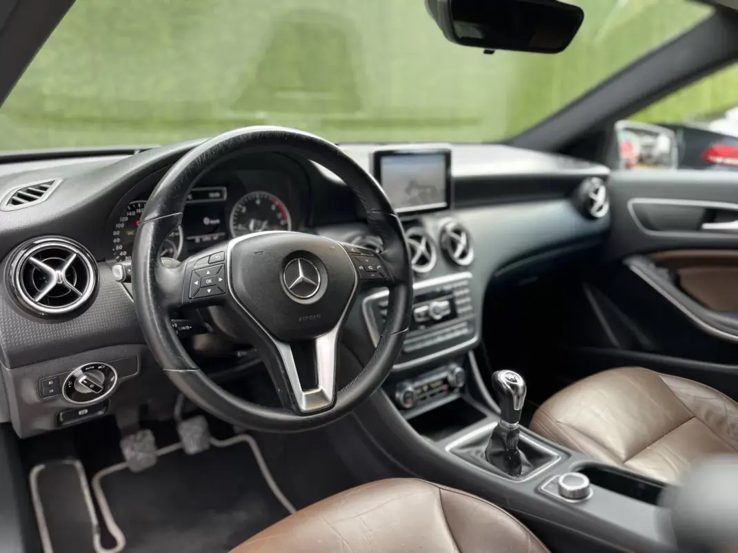 Mercedes-Benz A 180 2013 - 14800 EUR, 287000 km - AUTO.MOTO.pt - 287000km - foto 13 de 26