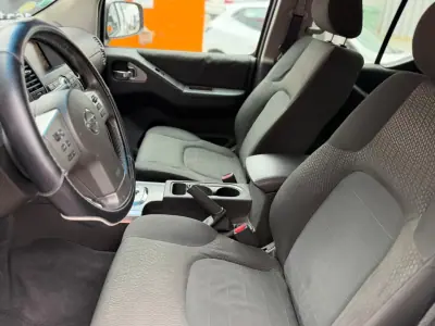 Nissan Navara 2011 - 20900 EUR, 188633 km - AUTO.MOTO.pt - 188633km - foto 4 de 13