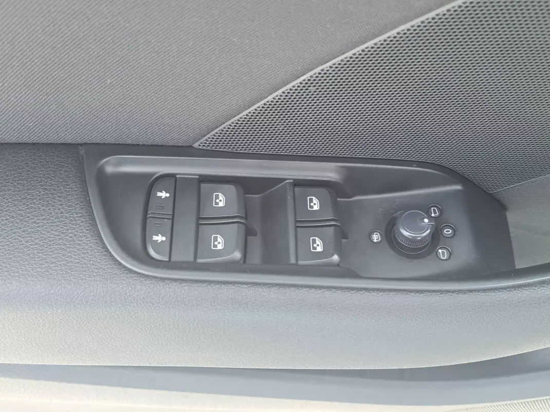 Audi A3 Sportback 2016 - 12900 EUR, 231290 km - AUTO.MOTO.pt - 231290km - foto 27 de 45
