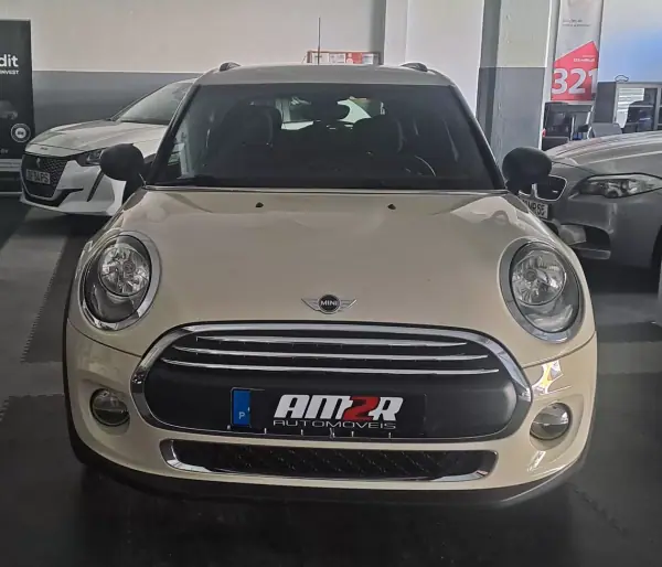 MINI 5 Portas 2015 - 11950 EUR, 130000 km - AUTO.MOTO.pt - 130000km - foto 2 de 19