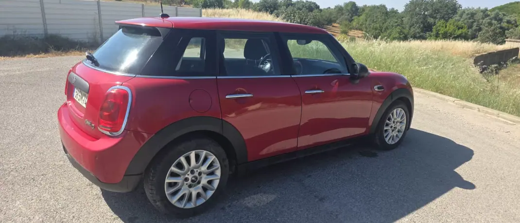 MINI One 2016 - 14900 EUR, 148000 km - AUTO.MOTO.pt - 148000km - foto 6 de 21