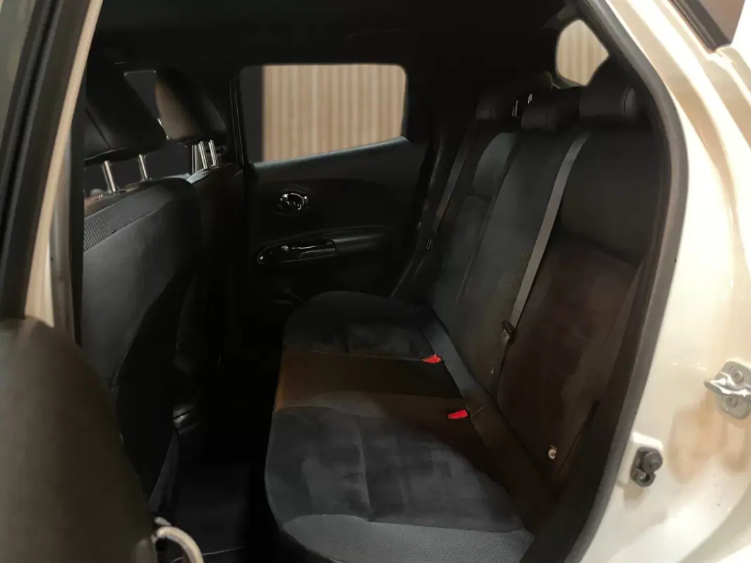 Nissan Juke 2018 - 13950 EUR, 106635 km - 106635km - foto 18 de 20
