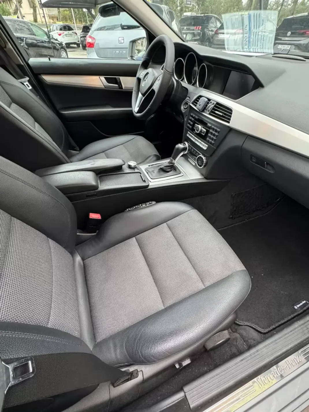 Mercedes-Benz C 220 2012 - 11850 EUR, 343240 km - AUTO.MOTO.pt - 343240km - foto 15 de 16