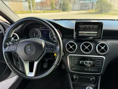 Mercedes-Benz A 180 2015 - 14250 EUR, 155500 km - AUTO.MOTO.pt - 155500km - foto 17 de 23