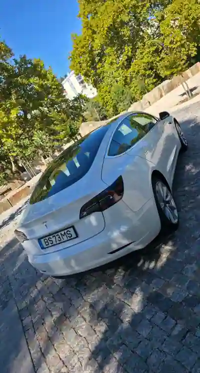 Tesla Model 3 2019 — foto 2 de 8