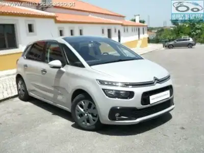 Citroën C4 Picasso 2017 - 14250 EUR, 154000 km - AUTO.MOTO.pt - 154000km - foto 17 de 21