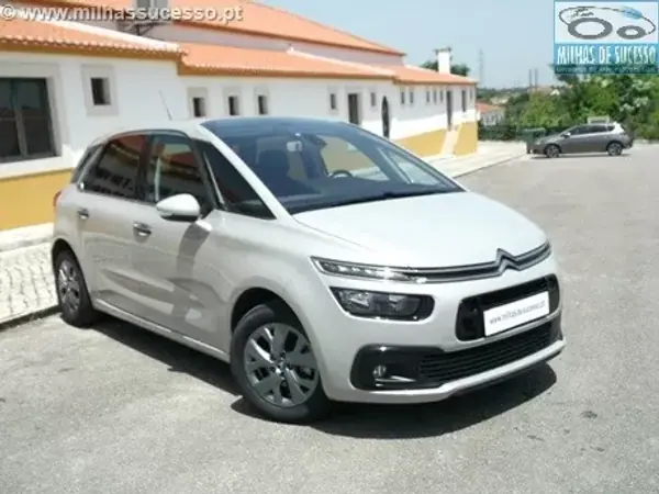Citroën C4 Picasso 2017 - 14250 EUR, 154000 km - AUTO.MOTO.pt - 154000km - foto 17 de 21