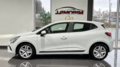 Renault Clio 2021 - 12600 EUR, 115121 km - AUTO.MOTO.pt - 115121km - foto 3 de 27