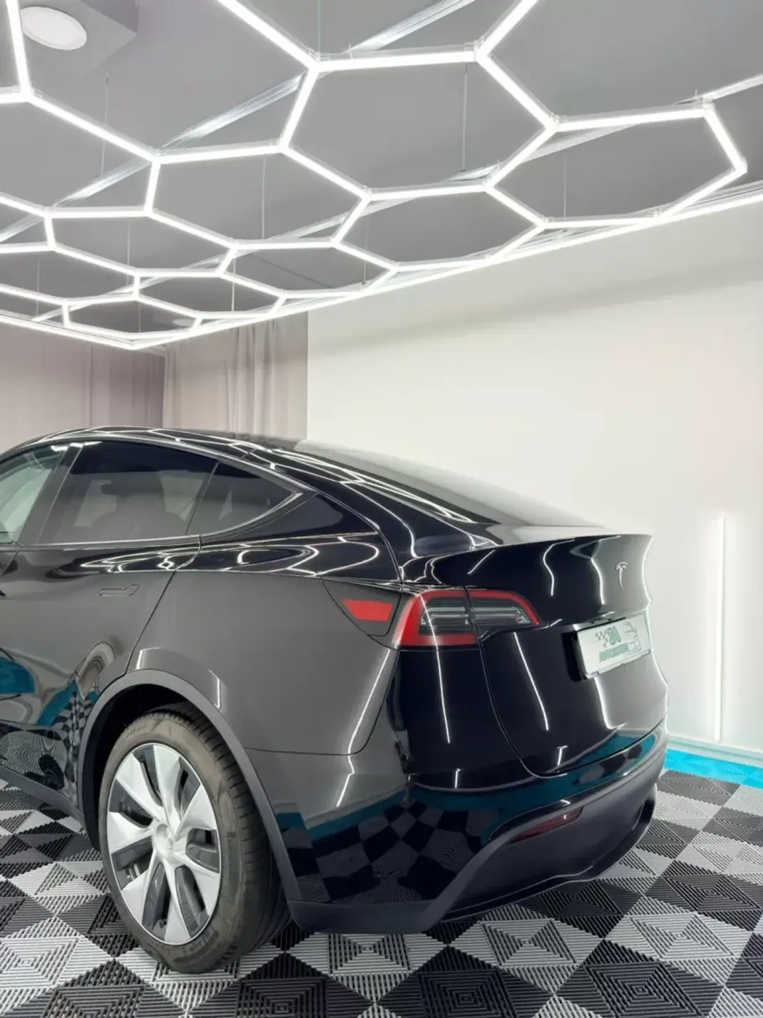 Tesla Model Y 2022 - 31000 EUR, 143000 km - 143000km - foto 6 de 25