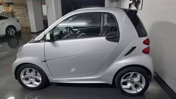 Smart ForTwo Coupé 2014 - 8990 EUR, 130000 km - AUTO.MOTO.pt - 130000km - foto 33 de 42