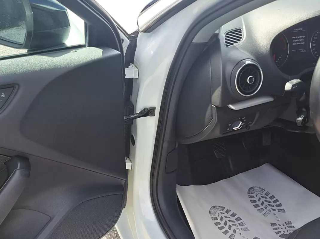 Audi A3 Sportback 2016 - 12900 EUR, 231290 km - AUTO.MOTO.pt - 231290km - foto 18 de 45