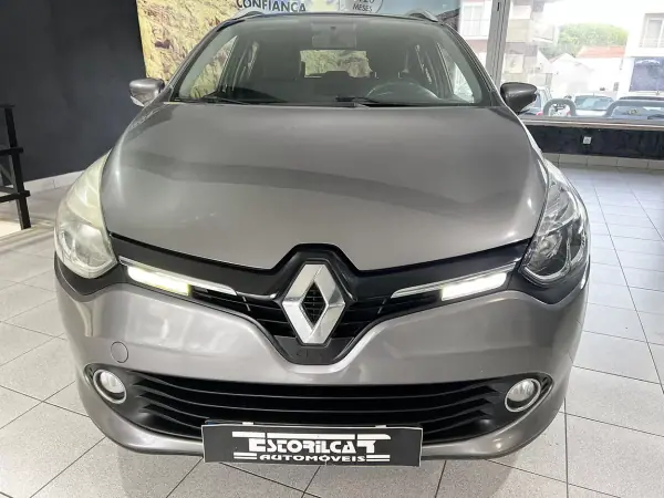 Renault Clio Sport Tourer 2015 - 6900 EUR, 248781 km - AUTO.MOTO.pt - 248781km - foto 5 de 20
