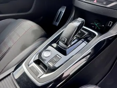 Peugeot 308 2020 - 14790 EUR, 30000 km - AUTO.MOTO.pt - 30000km - foto 20 de 29