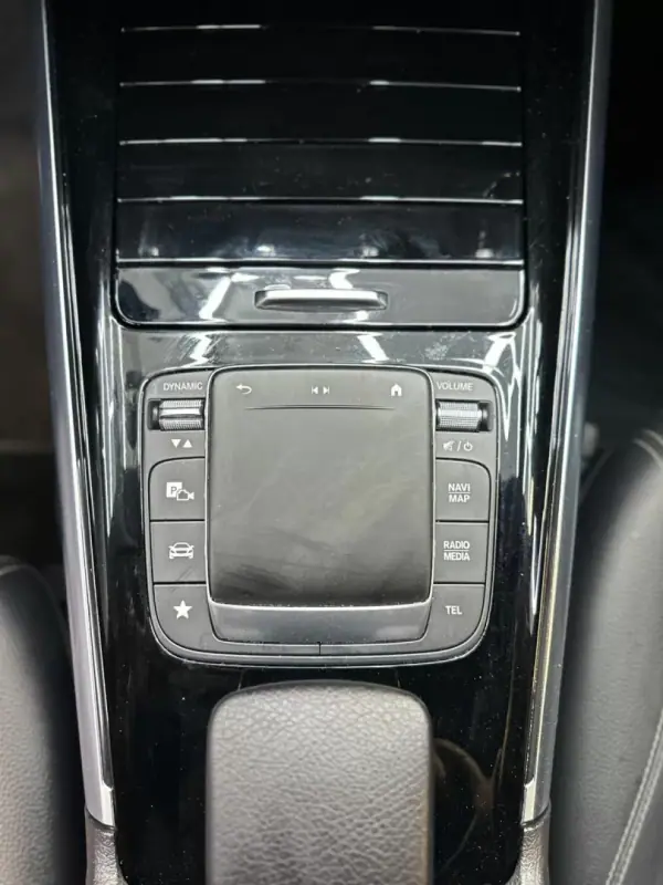 Mercedes-Benz GLA 250 2022 - 34000 EUR, 107000 km - AUTO.MOTO.pt - 107000km - foto 20 de 28