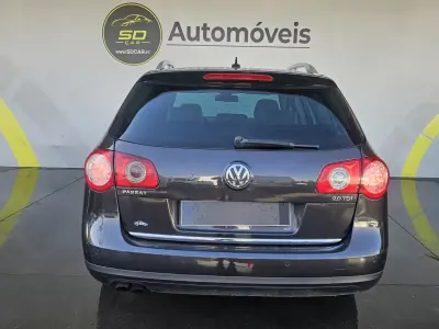 Volkswagen Passat Variant 2006 - 7300 EUR, 260000 km - AUTO.MOTO.pt - 260000km - foto 4 de 10