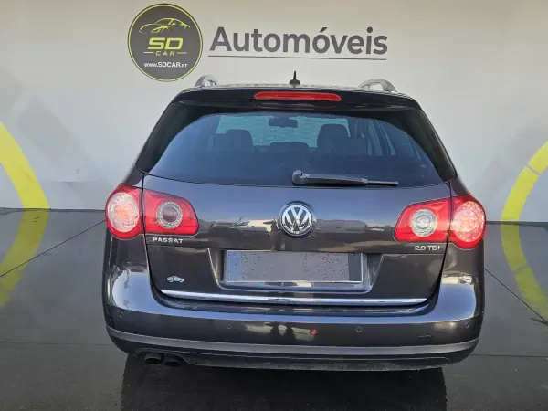 Volkswagen Passat Variant 2006 - 7300 EUR, 260000 km - AUTO.MOTO.pt - 260000km - foto 4 de 10