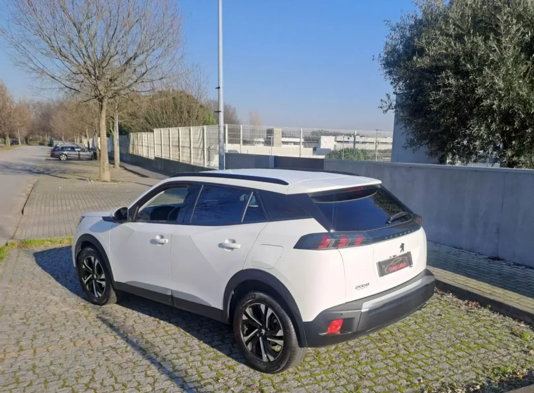 Peugeot 2008 2021 - 18500 EUR, 139000 km - AUTO.MOTO.pt - 139000km - foto 4 de 14