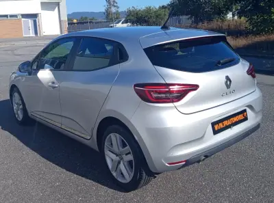 Renault Clio 2021 - 12490 EUR, 89100 km - AUTO.MOTO.pt - 89100km - foto 6 de 18