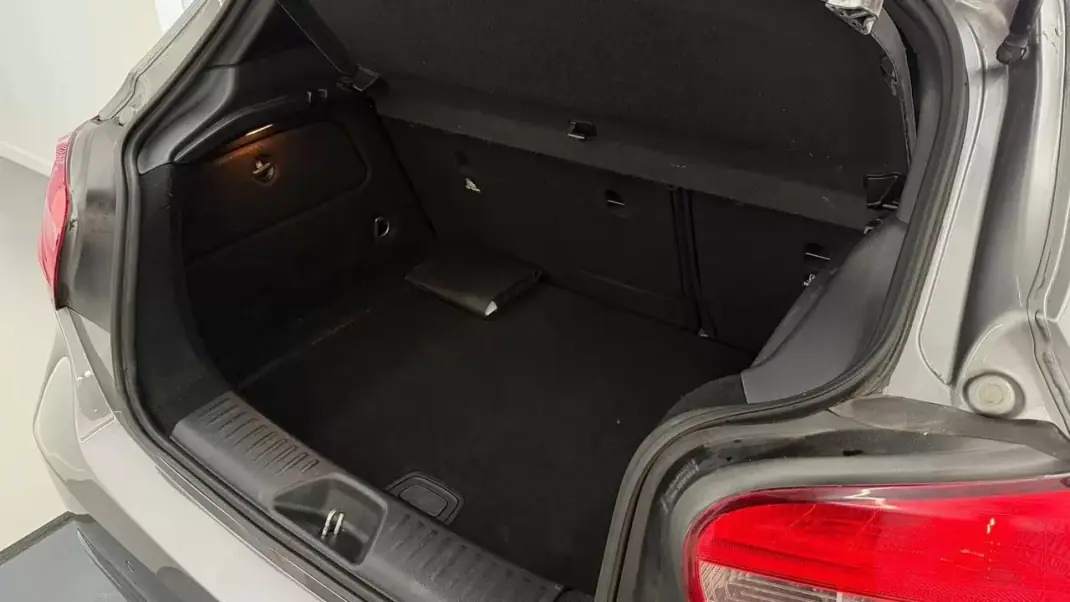 Mercedes-Benz A 180 2013 - 12990 EUR, 237399 km - AUTO.MOTO.pt - 237399km - foto 20 de 28