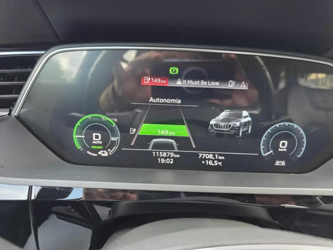Audi e-tron 2022 - 31750 EUR, 115000 km - AUTO.MOTO.pt - 115000km - foto 8 de 73