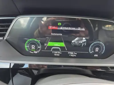 Audi e-tron 2022 - 31750 EUR, 115000 km - AUTO.MOTO.pt - 115000km - foto 8 de 73