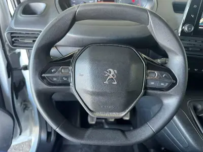 Peugeot Partner 2019 - 13900 EUR, 180422 km - AUTO.MOTO.pt - 180422km - foto 14 de 28